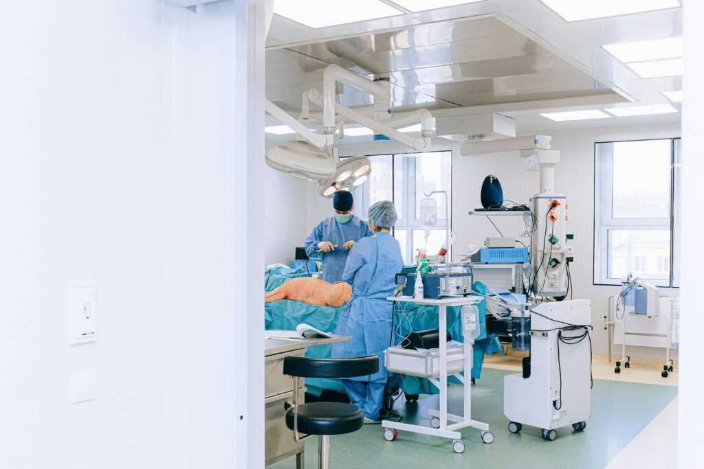 Finding the Right Fibroids Surgeon in Kolkata: A Guide to Expert Care