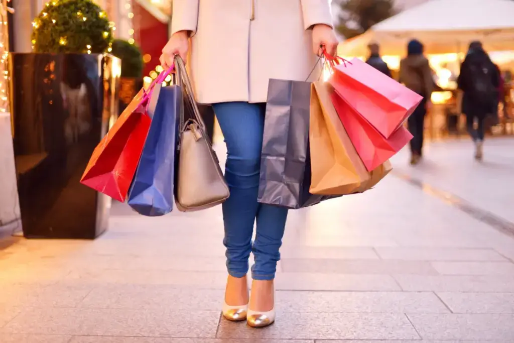 Smart Shopping in Digital Era: