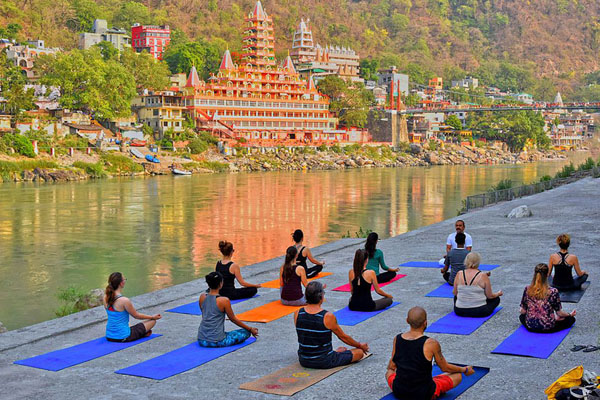 The Ultimate Benefits of Enrolling in Yoga Teacher Training in Rishikesh
