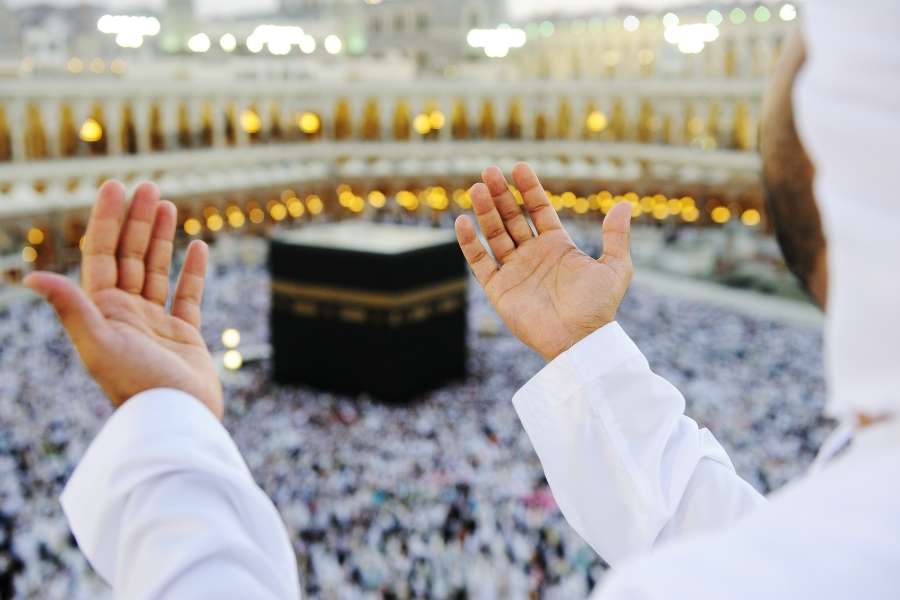 Should I Book November Umrah Packages Early or Last Minute?