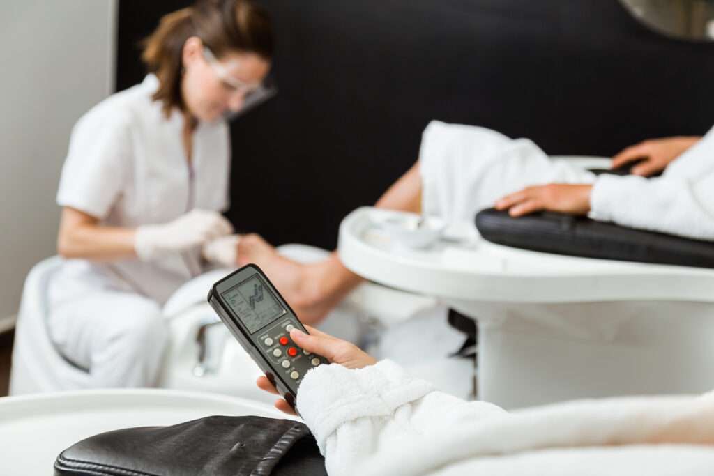 Essential equipment for your first esthetician room rental.