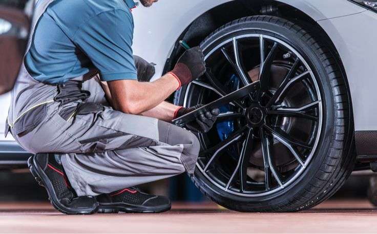Professional Tyre Change Service by Leading Towing Company