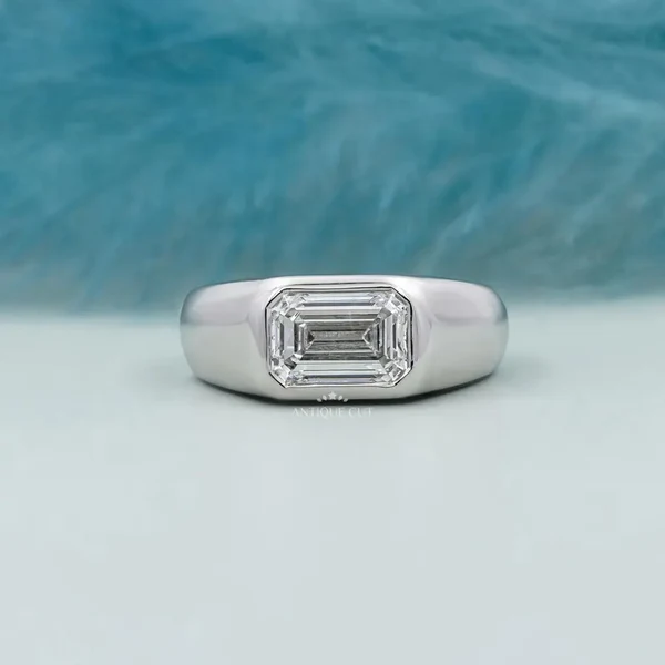 The Perfect Solitaire Ring for a Romantic Proposal