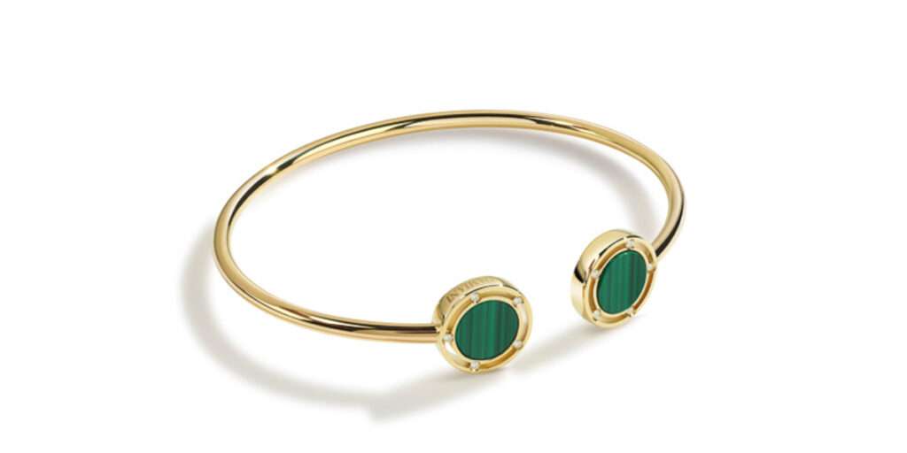 What's the Difference Between a Gold Bangle and a Gold Bracelet? What\’s the Difference Between a Gold Bangle and a Gold Bracelet?