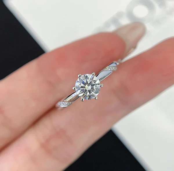 Lab Diamond Rings Explained: What You Should Know Before Buying