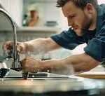How Hiring a Professional Plumber Helps Fix Leaks Fast