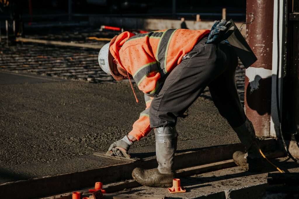 What Should You Look for When Hiring Reliable Local Concrete Contractors?