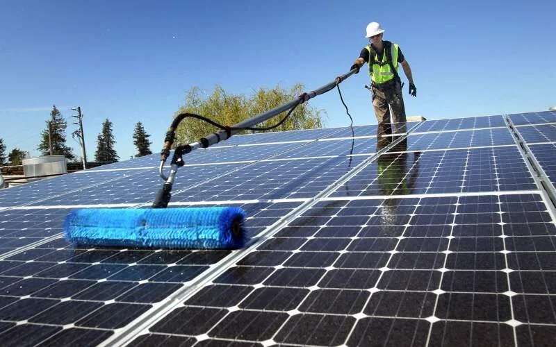 Stop Wasting Solar Energy — Clean Your Panels the Right Way! Stop Wasting Solar Energy — Clean Your Panels the Right Way!