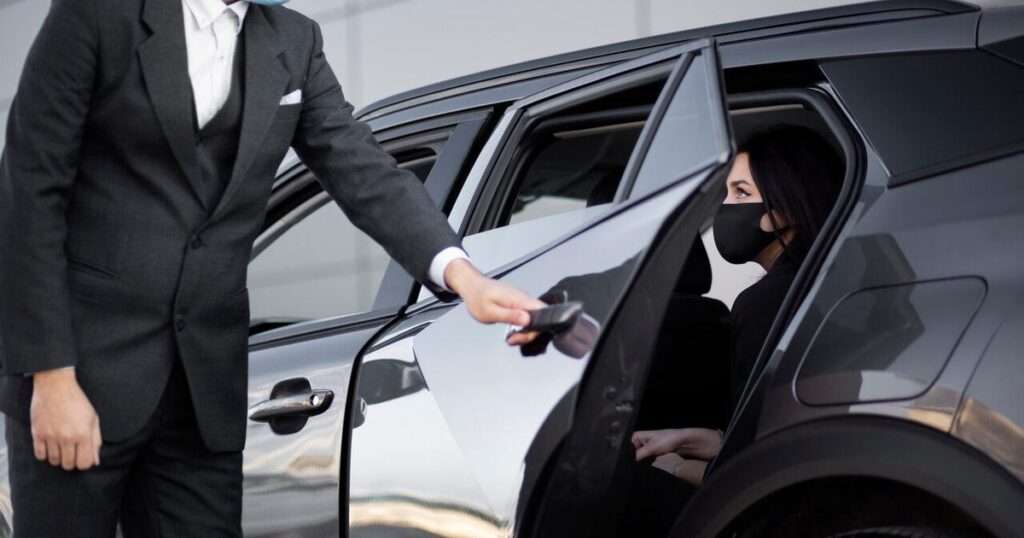 Affordable Black Car Service Toronto with Professional Drivers Affordable Black Car Service Toronto with Professional Drivers