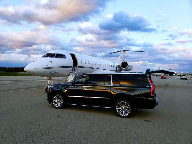 Airport Limo Services for Reliable and Comfortable Airport Transfers Airport Limo Services for Reliable and Comfortable Airport Transfers
