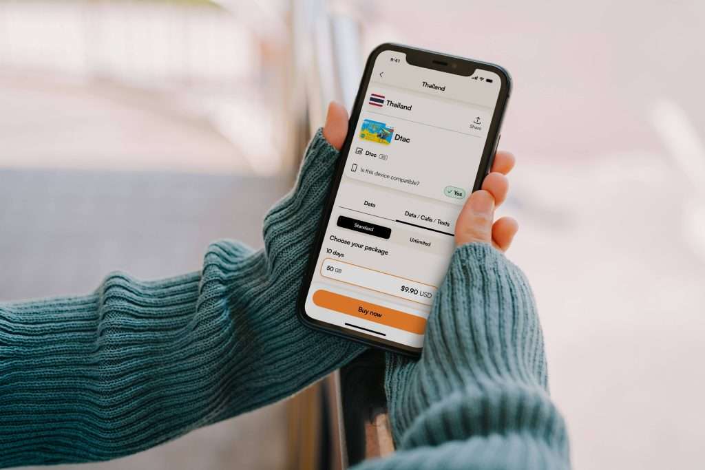 How to Stay Connected While Traveling Abroad Without Paying Roaming Fees