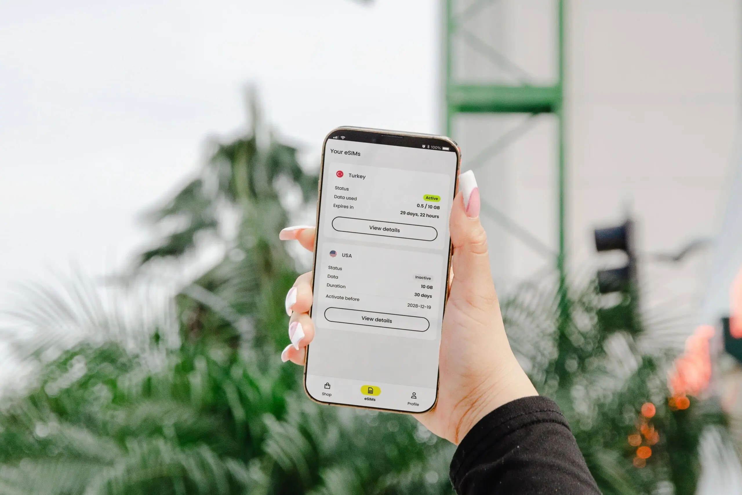 How SIM Technology Works in Modern Smartphones: A Guide to SIM Cards and eSIMs