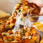 Pizza: Aik Lazeez Kahani – Tareekh, Qisam, aur Iske Maqbool Hone Ki Wajah